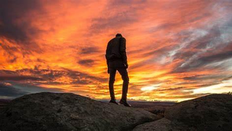 世界不是没谁不可，每个人都不过是匆匆过客