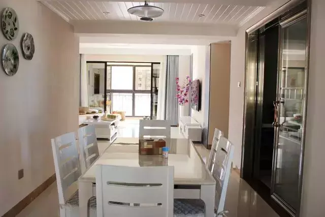 和老公共同装修的125㎡新家，不做吊顶大白墙也美出天际！晒晒