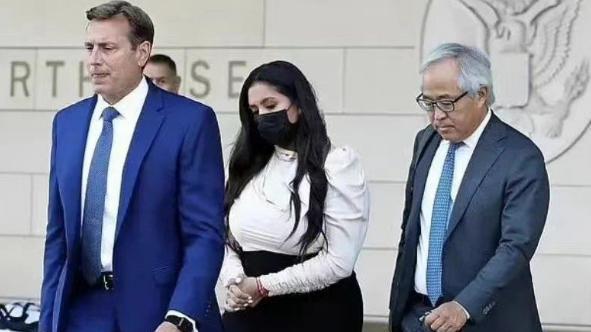 |瓦妮莎改嫁第一步！频繁接触单身富豪，夜生活丰富，穿衣不保守