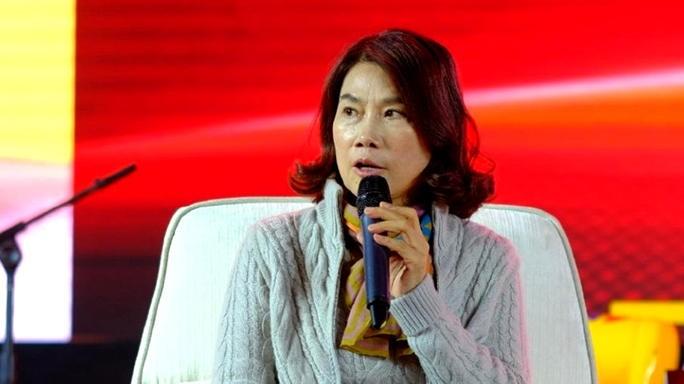 95后|68岁女总裁董明珠也是一个时尚女王，穿搭优雅减龄，特别有气质