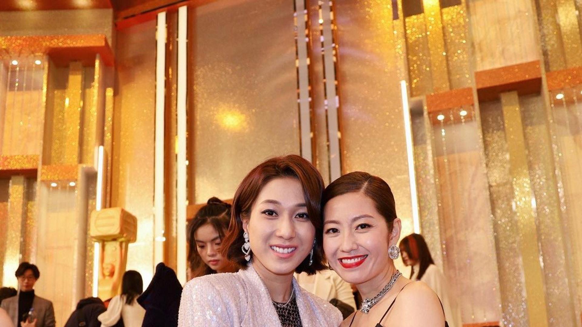 钟嘉欣|钟嘉欣宣布生三胎后封肚不再生，避谈被网友指是双面人