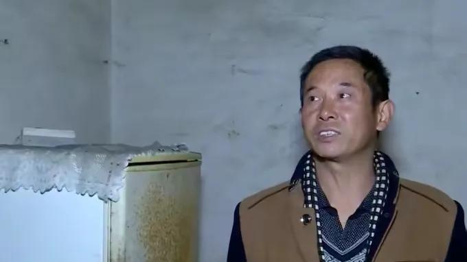 女子再婚后患尿毒症，丈夫消失，前夫每月转1500元：毕竟10年夫妻