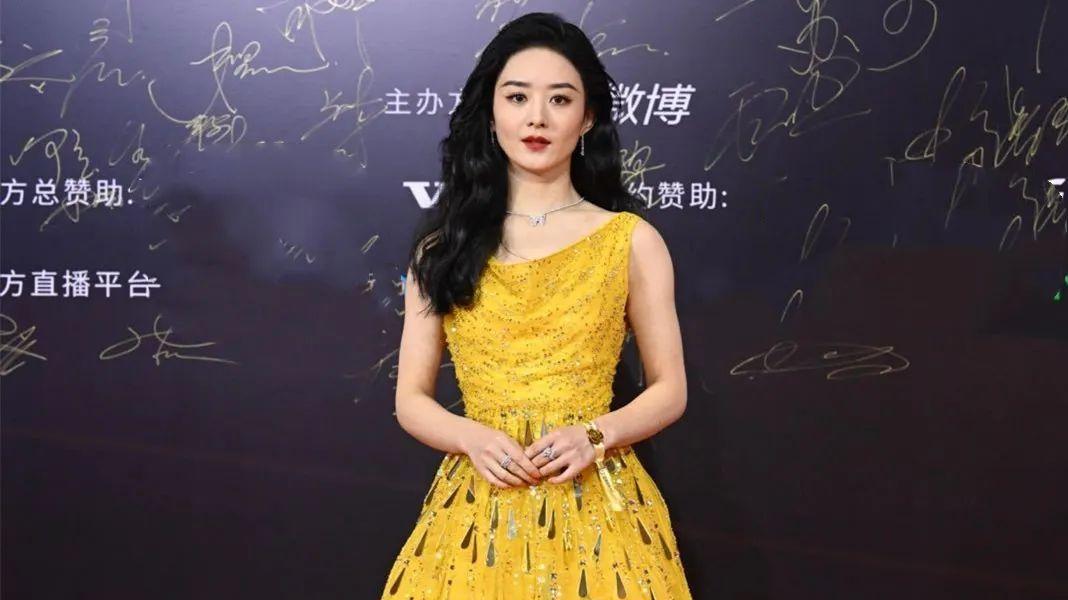 李一桐|剧还没播先拿奖，杨超越扯开了电视剧奖最后一层遮羞布