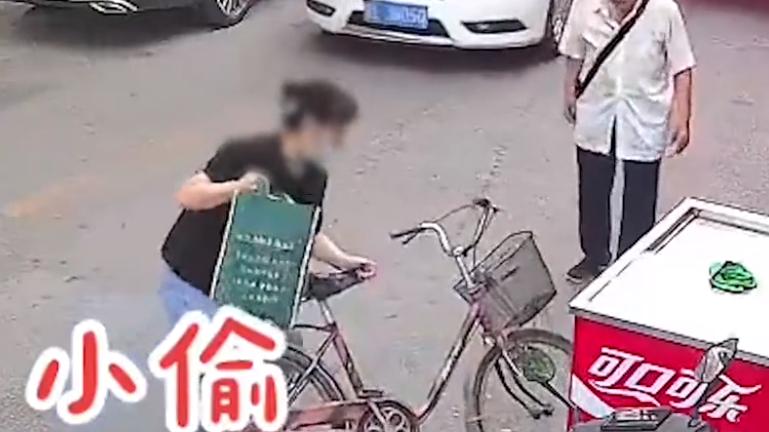辽宁一大妈见陌生车辆挂着袋子，停车掩饰顺走，失主：吃剩的炸串