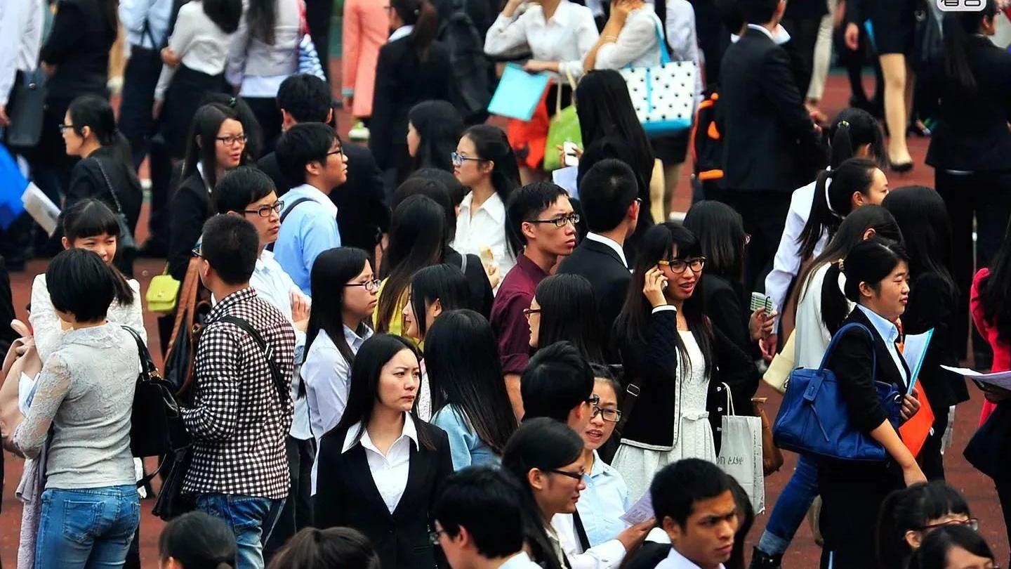 网友：真痛快！00后美女面试时怒怼HR，有理有据令对方哑口无言