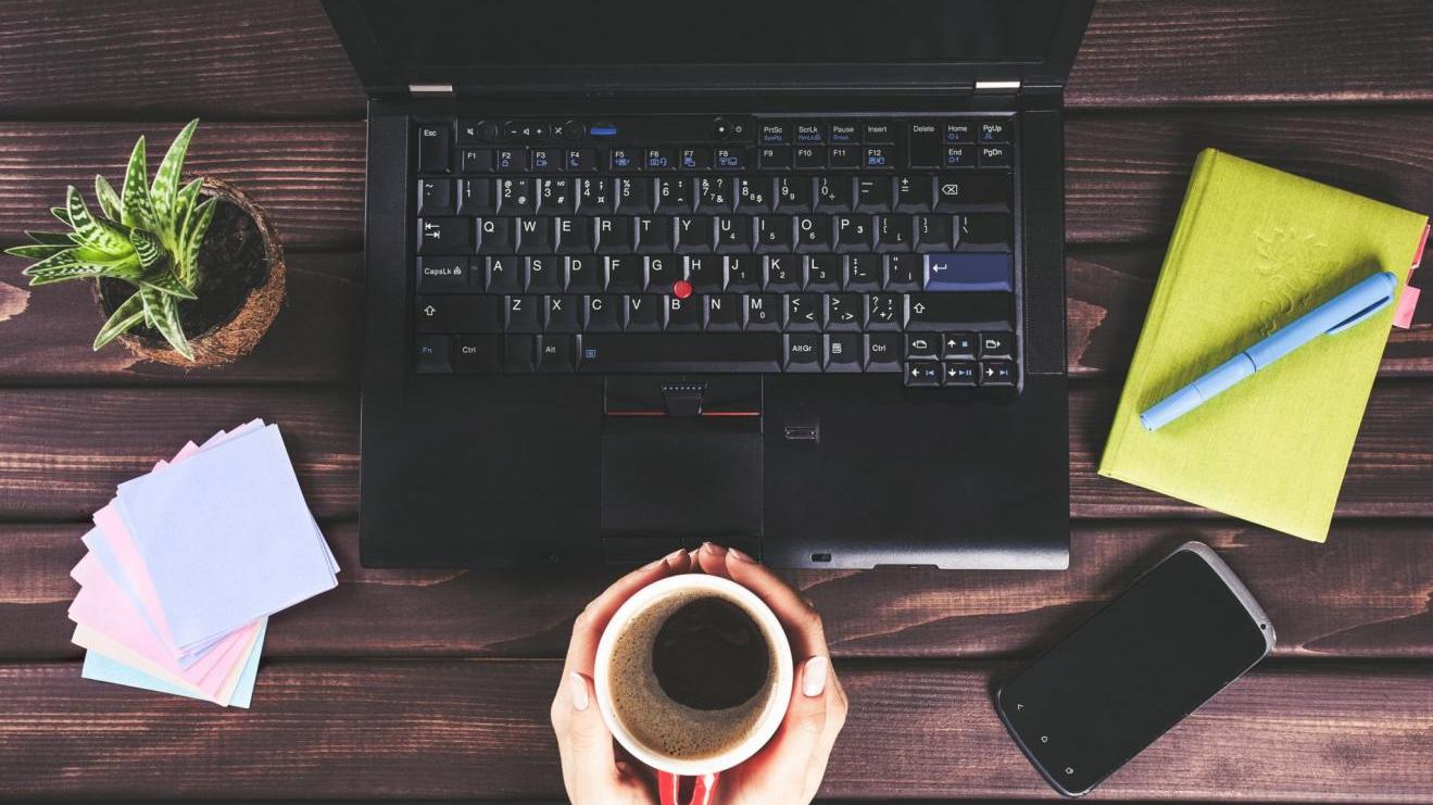 大学|“职场不过三”，意思就是“三十五岁前，不要有所期待。”