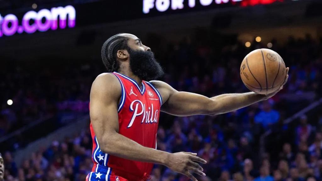 美媒列出2022年NBA交易价值排名前18名的得分后卫，哈登无缘前五