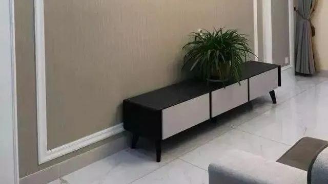 马上入住新家了忍不住晒一晒，朋友都夸客厅漂亮，尤其沙发墙！