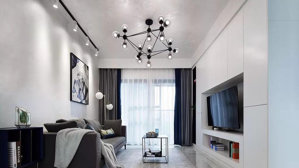 储物空间不够用？把小户型的电视背景墙利用起来