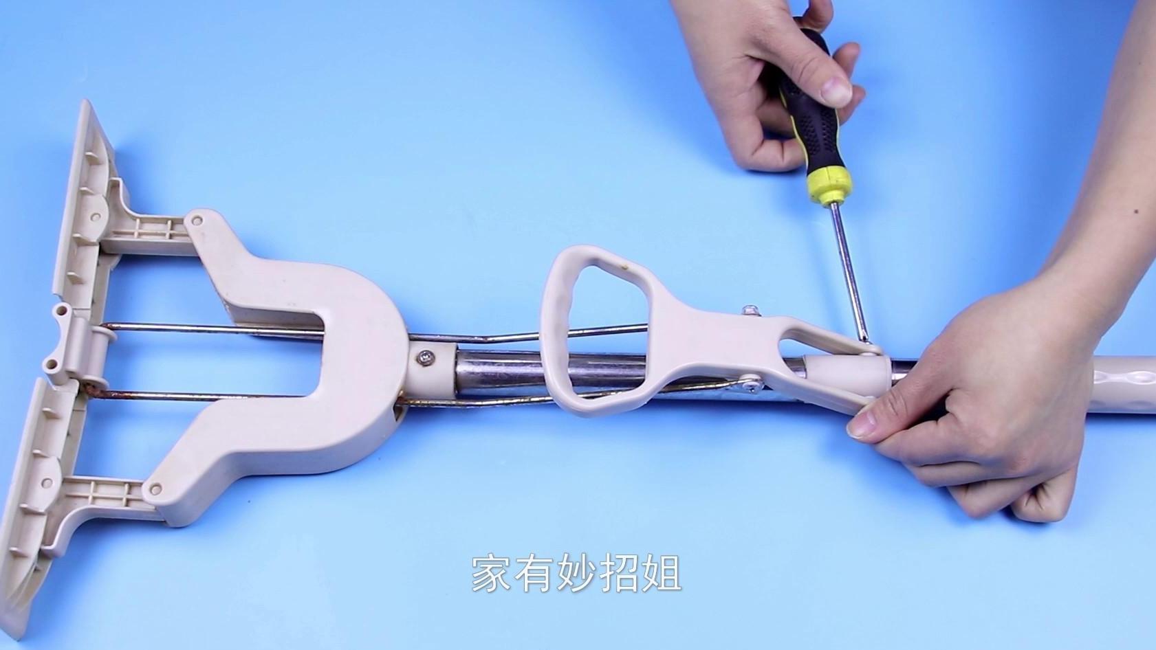 家里的扫把坏了别扔，用这个旧拖把，简单改造，变成免费的晾衣架