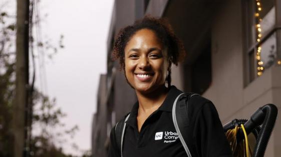 战地|大学毕业不如扫厕所？澳洲清洁工年薪超9万澳元