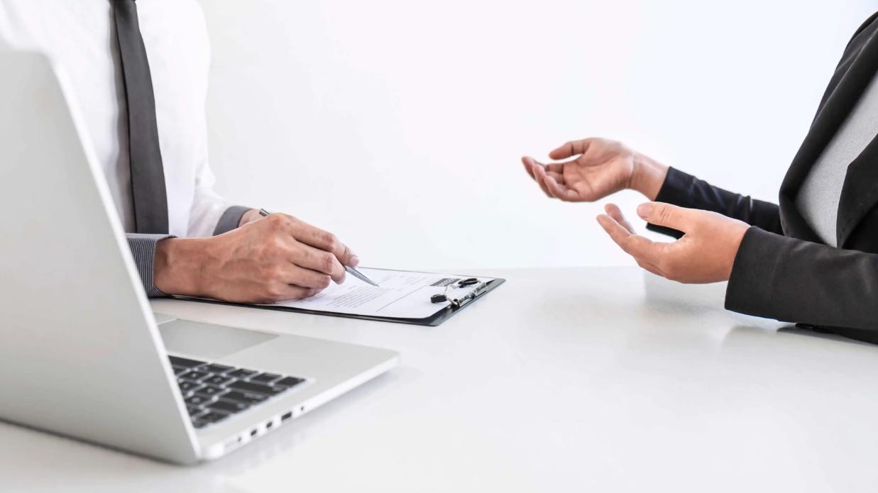 |在职场中，是我们的态度和能力重要，还是我们的学历更重要？