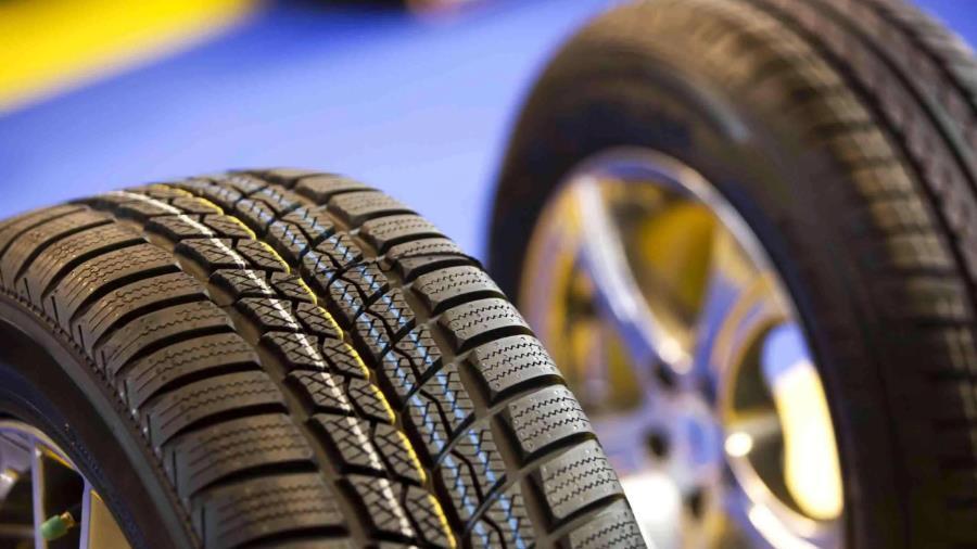 汽车多少公里换一次轮胎？驾驶习惯很重要，及时更换避免爆胎