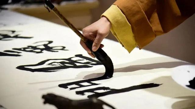 徒弟欠债差点寻短见，一休禅师：你回去告诉大家，我要做你女婿