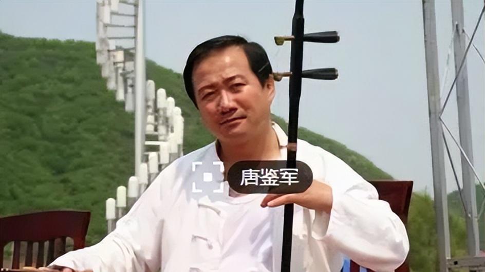 唐鉴军|“赵本山接班人”唐鉴军：走红后拒绝抛弃不孕妻子，如今苦尽甘来