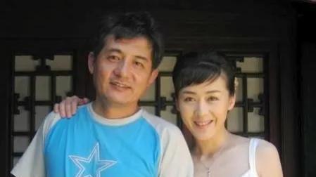 李琳|李琳：一嫁导演，二婚奥运冠军，如今51岁无儿无女却被宠成公主