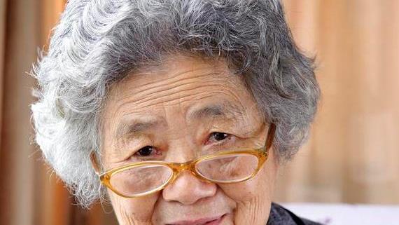 人到晚年，儿子跟女儿谁更亲，5旬老母终于知道了答案