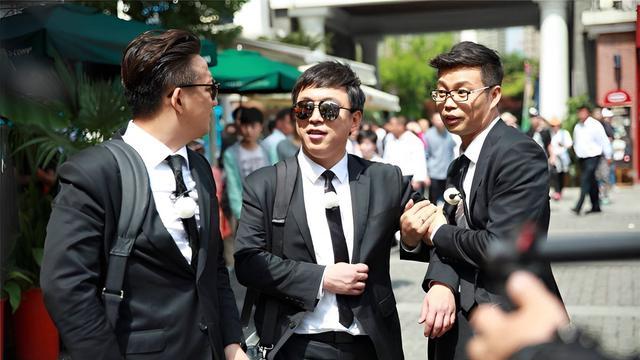 王迅|“三外有三”后，恩爱不似从前？王迅与富婆聚餐，不见小18岁娇妻