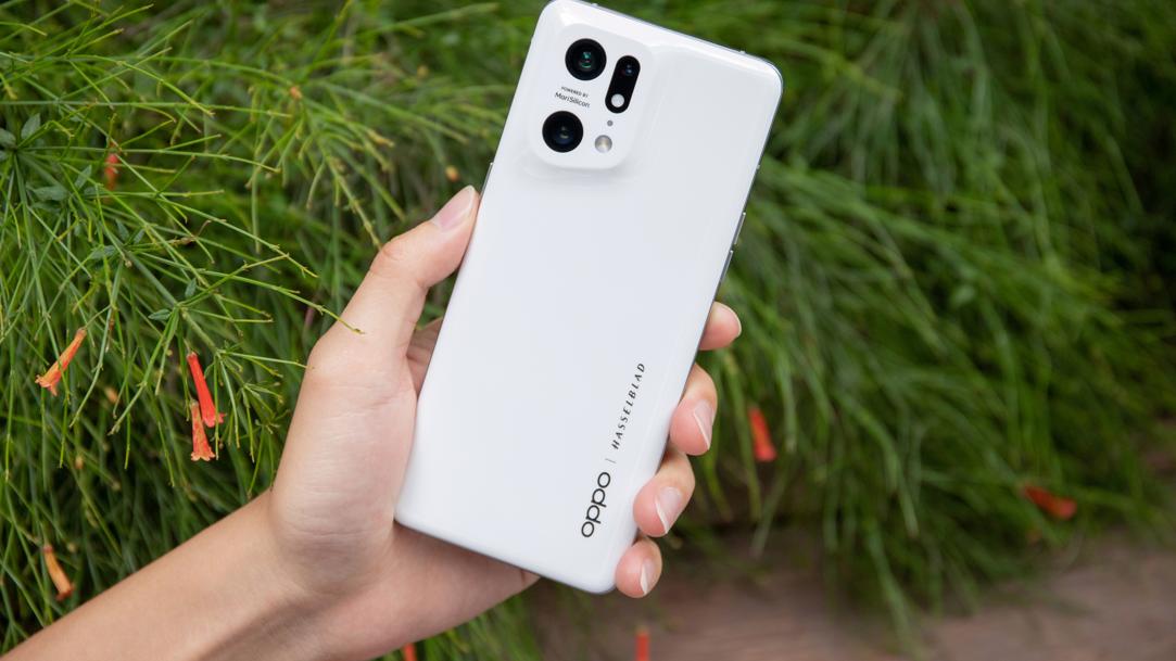 折叠屏|折叠屏手机能不能满足用户需求？直板旗舰or折叠屏，应该怎么选？