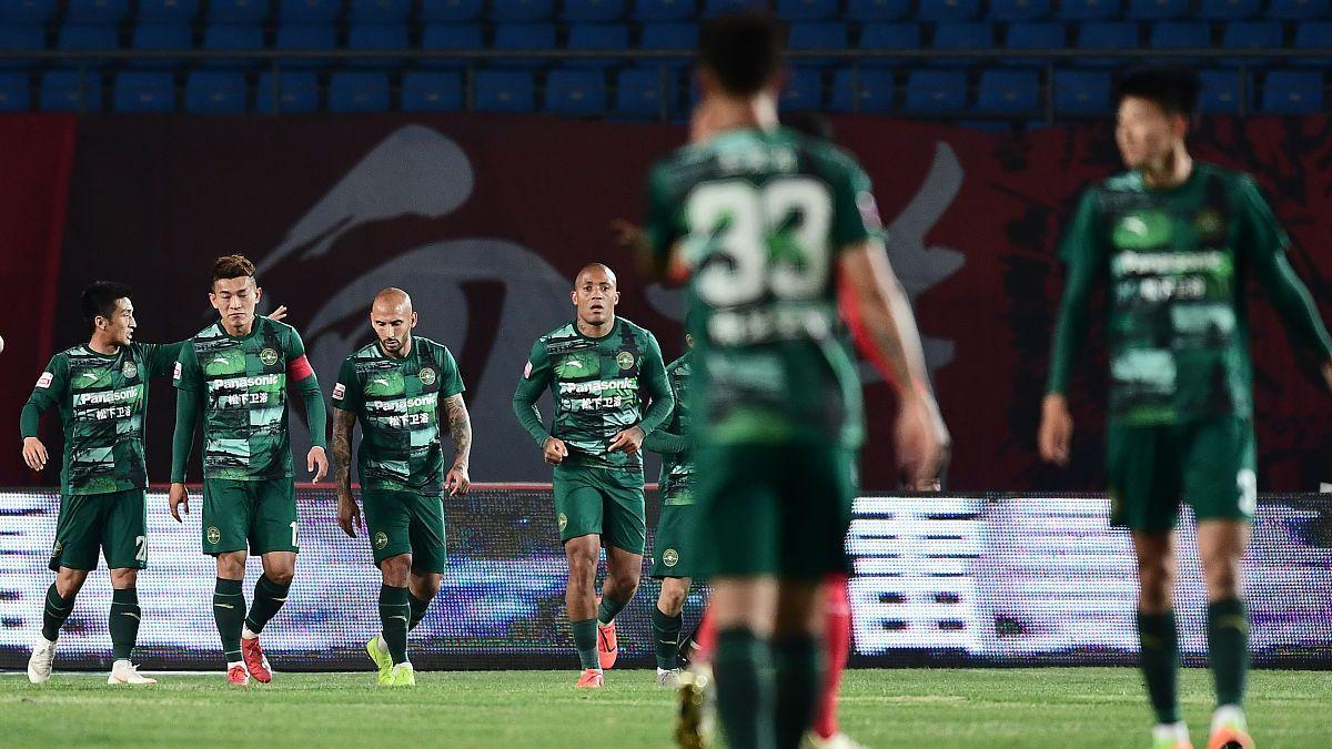 衬衫|1000场历尽千帆，15: 00卫冕冠军主场力争3分，足协添乱初心不改