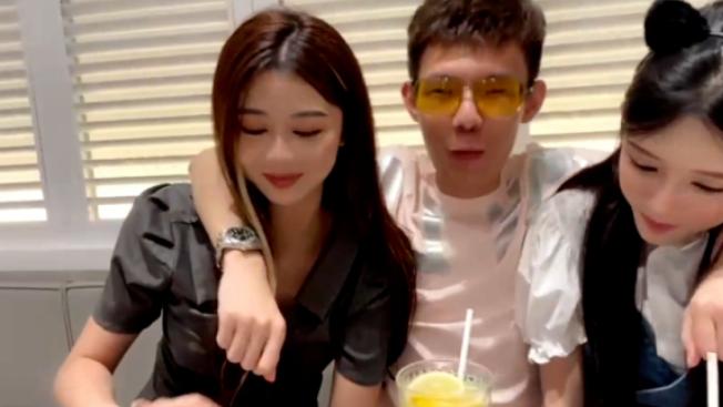 张嘉文自称才子，现场朗诵古诗词，档次一下子提高了，追女孩好用