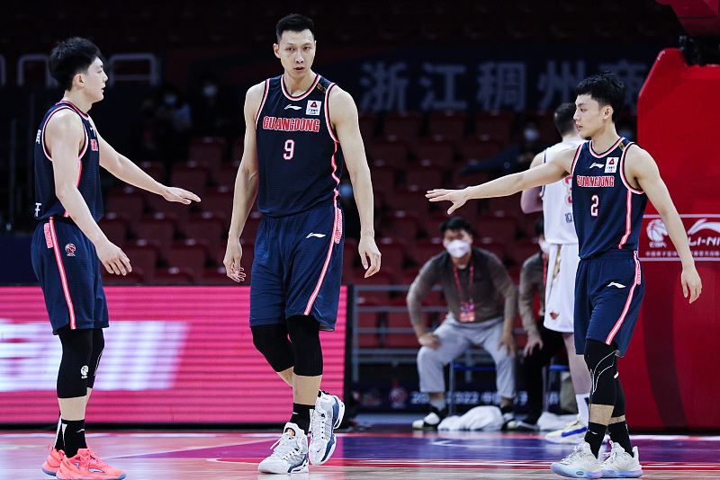 广东男篮|广东两大中锋同场爆发！徐杰狂砍25+5，四场季后赛效率惊人