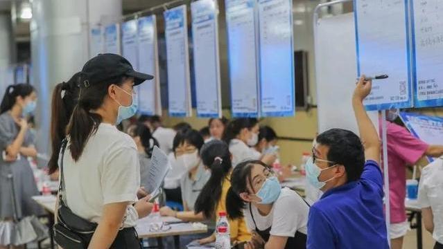 火箭队|“进厂拧螺丝不丢人”，储殷教授发表看法，不料引发网友热议！