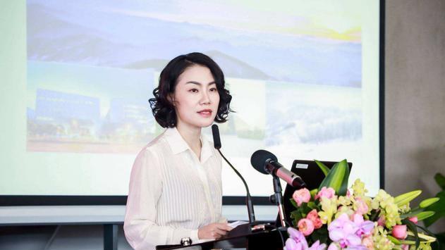 招聘|万科“金牌女秘书”朱旭，年薪849万，47岁像少女，为何仍单身？