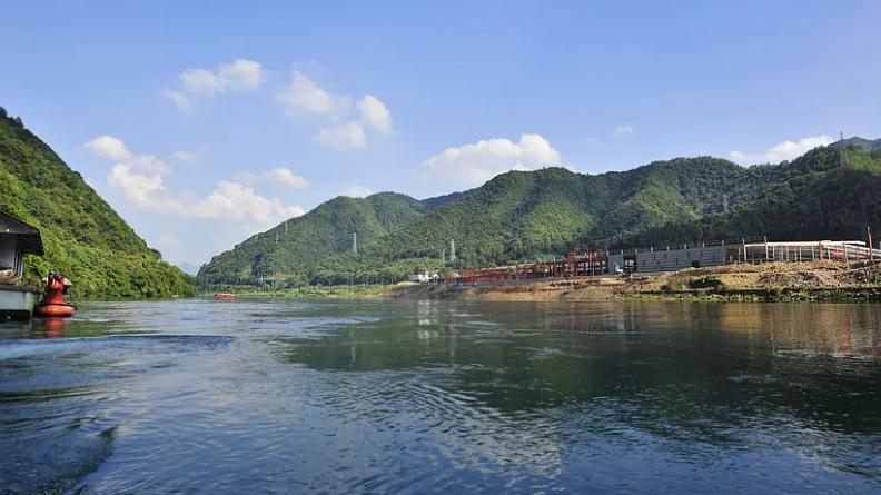 新安江|40℃高温与17℃清凉的激情碰撞，我国首个气候宜居城市，就在浙西