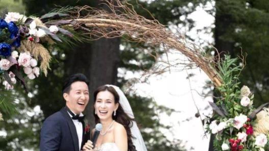 韩庚|又一女儿奴诞生，38岁喜得爱女，被老婆吻脸逗娃，一家三口幸福浪漫