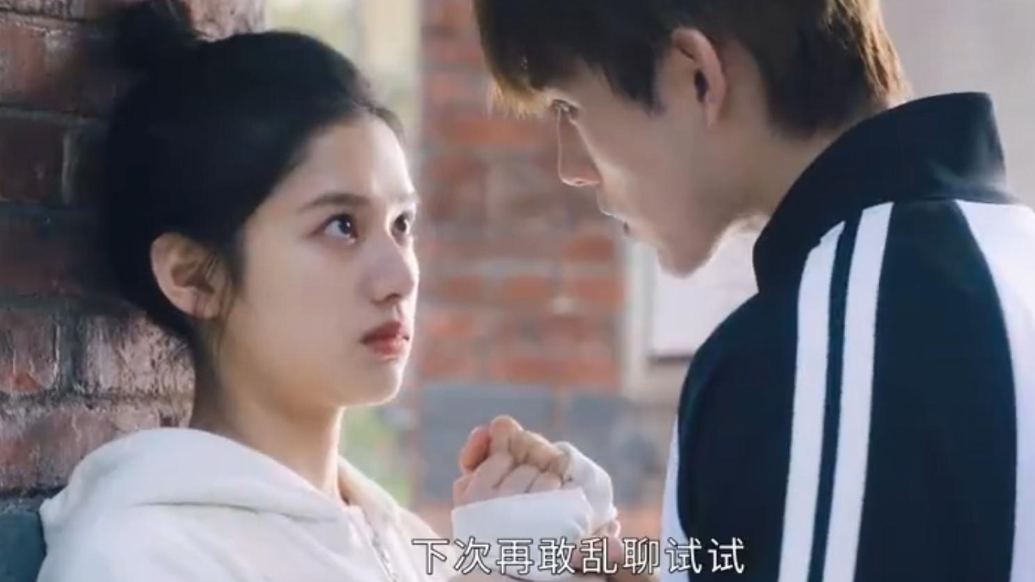 陈飞宇|陈飞宇看似学神，实则最惨男主？家庭条件差，难怪遇情敌就自卑！