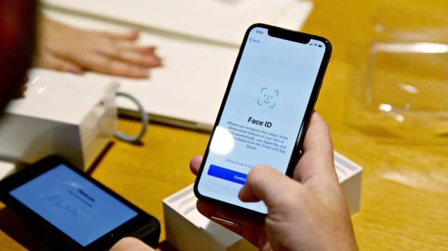 face id|果粉集体失声！明明都是Face ID，为什么iPhone 11不支持口罩解锁