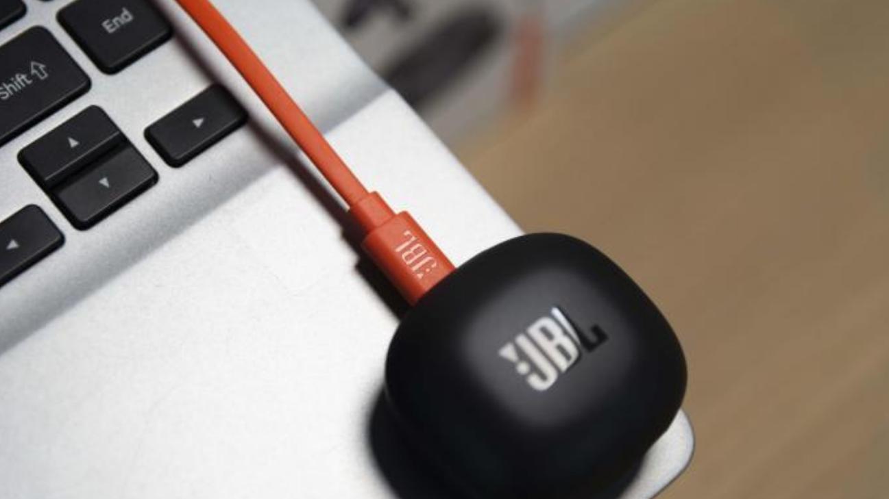 MySQL|300元买JBL的超轻蓝牙耳机，音质强大，请闭眼入