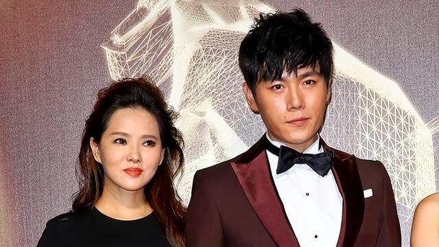 秦昊|秦昊8岁买伊能静专辑喜欢她！片场不舍离开她，坚持给老婆剥虾吃