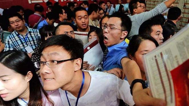 宅基地|开发商突然每平米降价3000元，业主：能不能退钱？