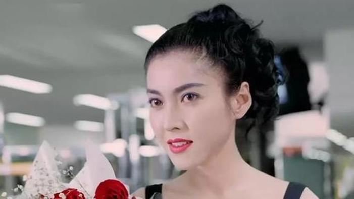 何家劲|和影帝同居8年，后又被何家劲独宠3年，最后转身就嫁入豪门