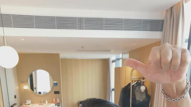 灭门|吴毅将把金项链变为佛珠，因为“灭门惨案”，所以是无奈之举