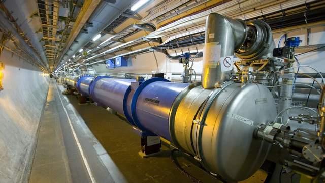 “机器纪元”LHC检验新物理的假说