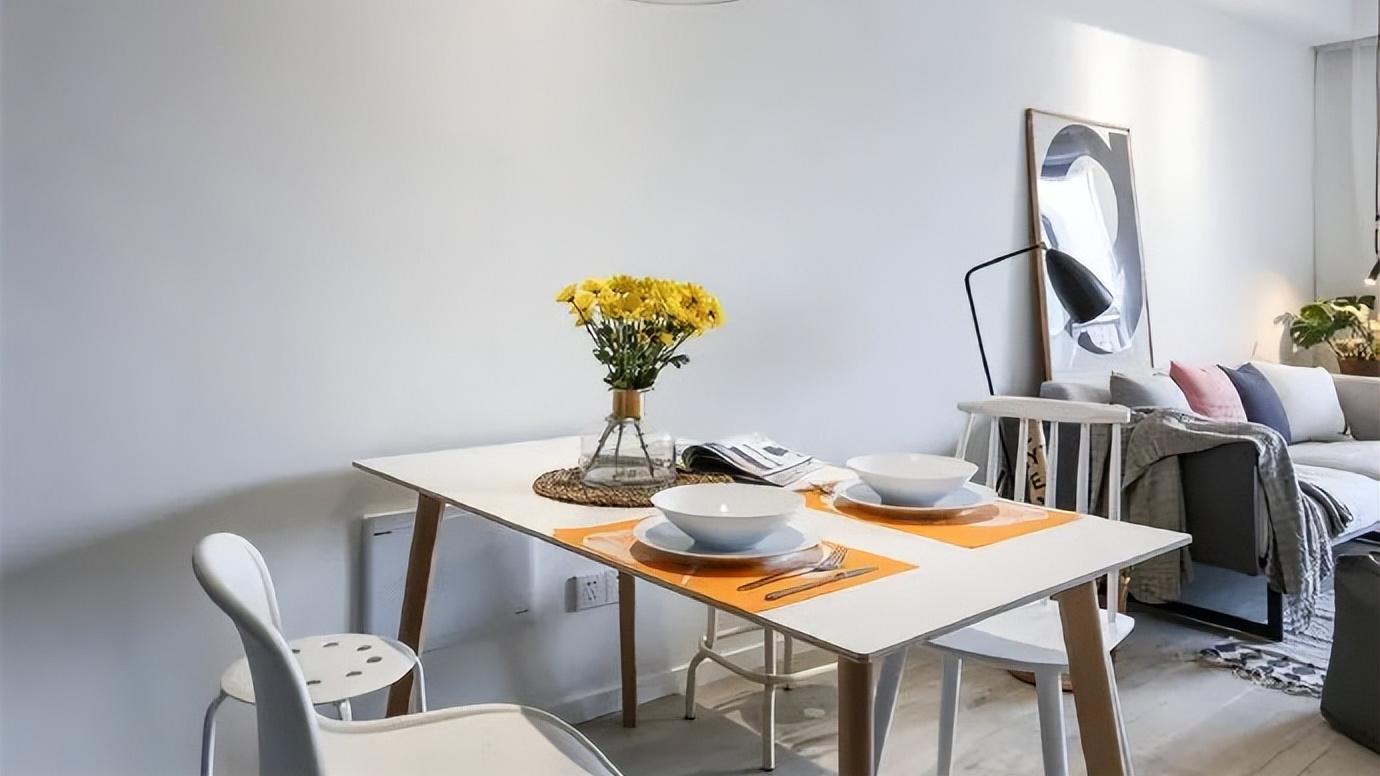 85平米两居室，装修虽简单，却让人眼前一亮，干净又舒适