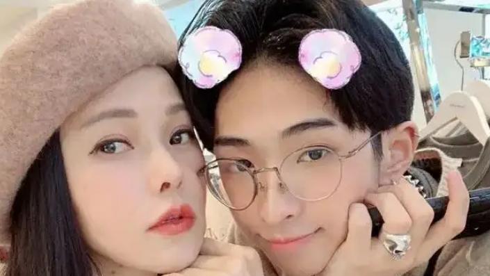 伊能静|哈利要变性？伊能静称20岁儿子面临重要转折，继父秦昊的态度被赞