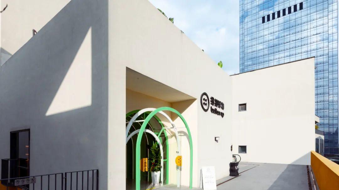 YOMO原墨设计 | 纽扣好物精品店