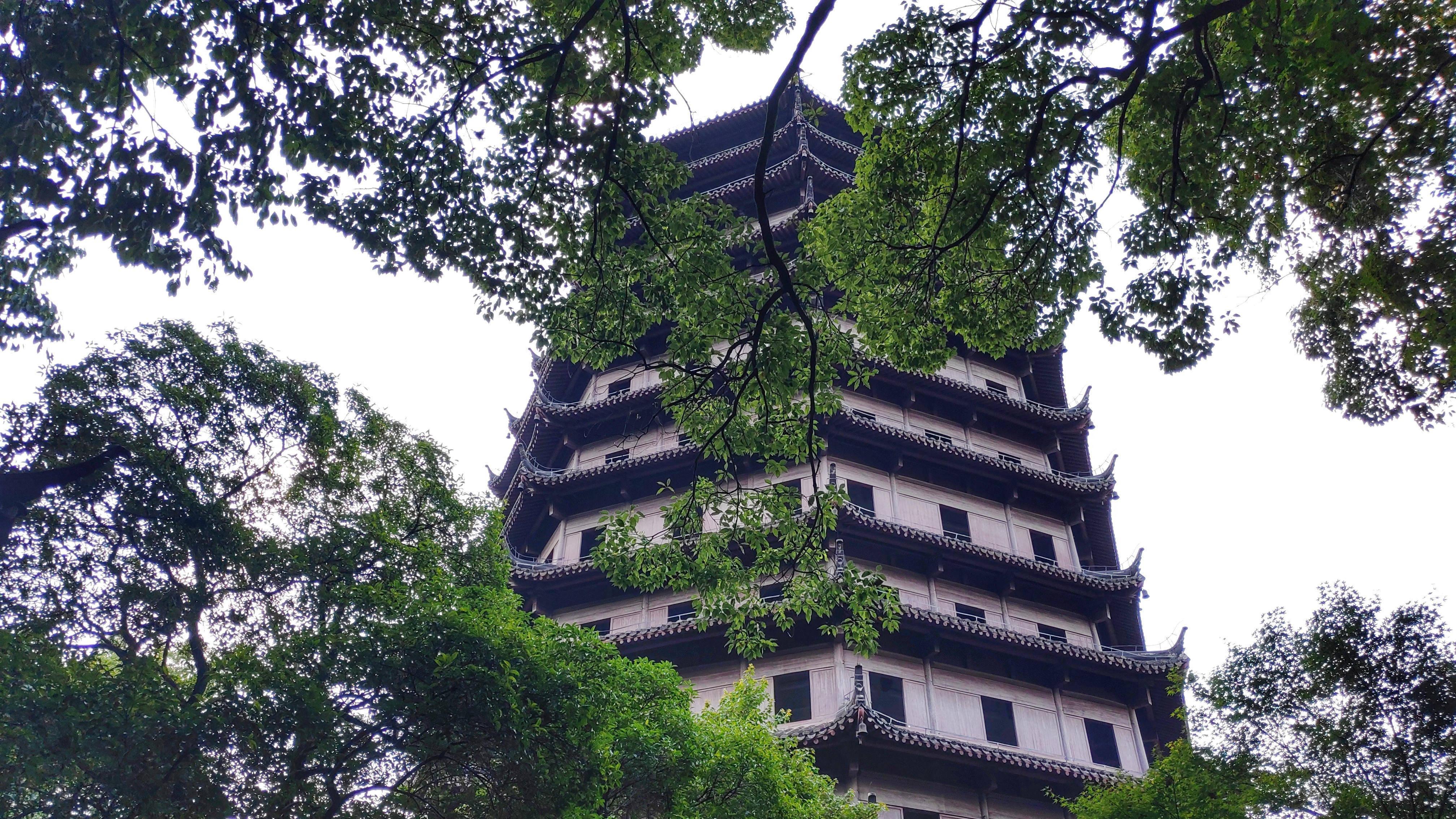 六和塔|千年古塔杭州地标，钱塘江边的最佳观景点，梁思成丈量过每根斗拱