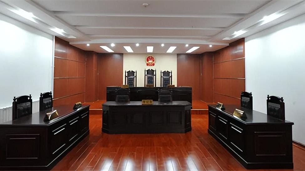 案例 四川一小伙在女白领饮料中下催情水：只是好奇她会有啥反应