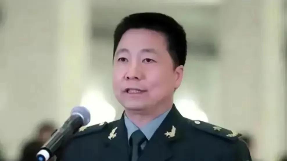 太空第一人杨利伟，5年晋升4级军衔！如今上任新岗位：解说员