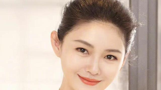 大S|大S何德何能？让前夫汪小菲剥虾，让现任丈夫抱着上厕所