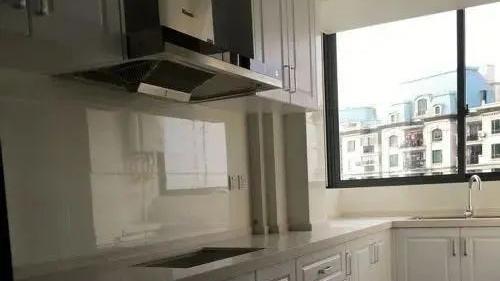 老公在阳台打了一组柜子，硬装结束，新家被N多人参考！好评如潮