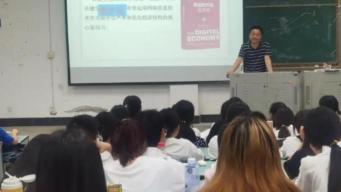 大学生兴起“私下交易”，过来人坦言：不要因一时快乐，自毁前程