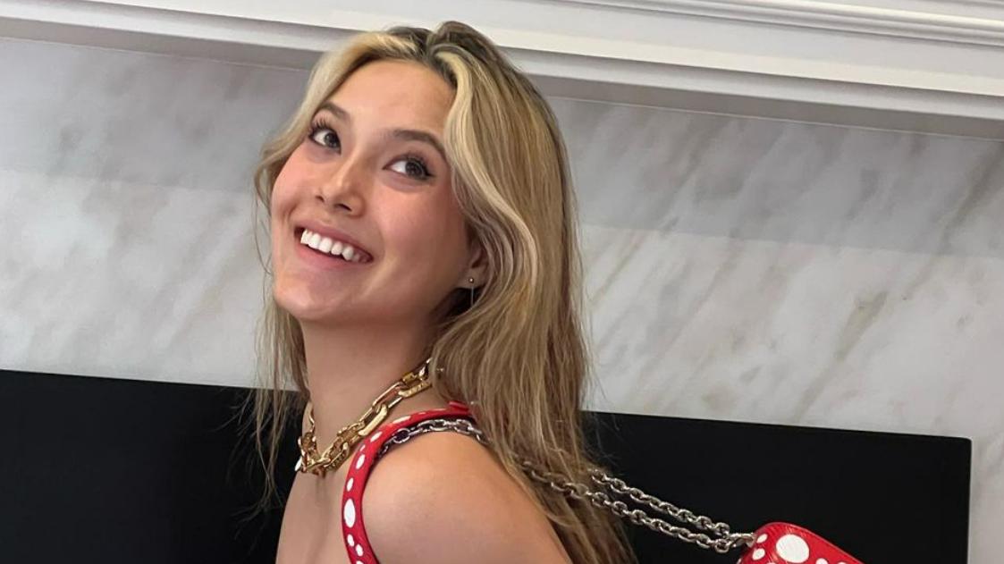 圣诞节|谷爱凌过节了！晒出圣诞之吻，对着礼物提出灵魂问题