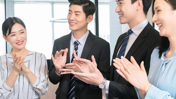 |领导告诉他，在公司内部，想有所作为就必须升职加薪，该辞职吗