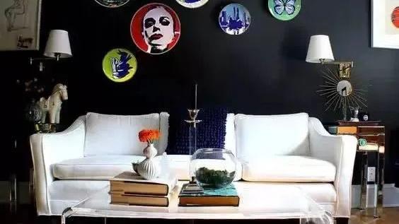 你家沙发墙还是大白墙吗？早落伍了，人家现在都这么玩，长见识了